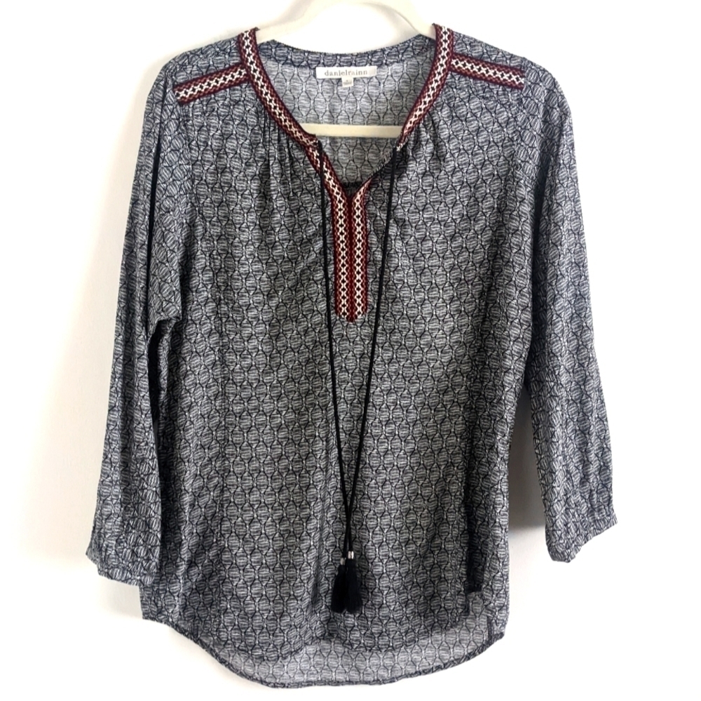 ANTHROPOLOGIE Daniel Rainn Bohemian Tunic Blouse Tassels in Black and White S